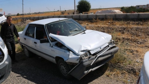 Babasının kaza yaptığını öğrenince gaza bastı, kendisi de kaza geçirdi