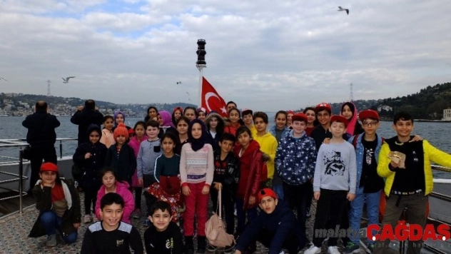 Bağcılar'da başarılı öğrenciler boğaz turuyla ödüllendirildi