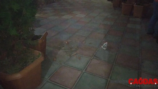 Bağcılar'da cam silerken 11. kattan düşen kadın hayatını kaybetti