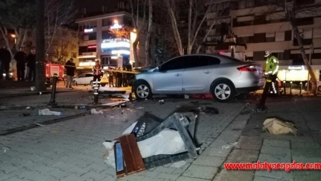 Bağdat Caddesi'nde feci kaza: 1 kişi ağır yaralandı