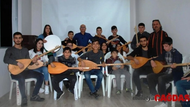 Bağlama kursuna yoğun ilgi