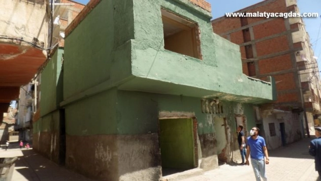 Bağlar Belediyesi metruk ve harabe yapılara fırsat vermiyor