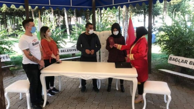 Bağlar'da 9 ayda 915 nikah işlemi