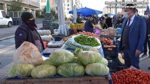 Bağlar'da semt pazarları birleşmeyecek