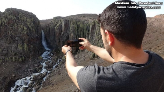 Baharla birlikte 'Çır Şelalesi' coştu