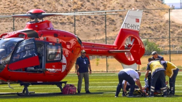 Bahçe Kazasında Yaralanan Kişi Hava Ambulansı ile Kurtarıldı