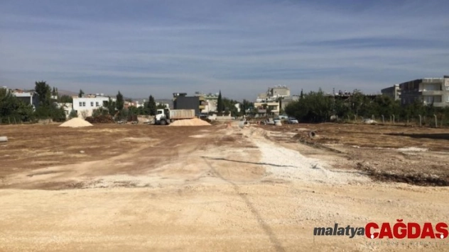 Bahçecik Mahallesi'nde asfalt öncesi hazırlık çalışması