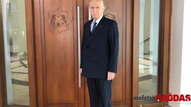 Bahçeli'den sakalsız fotoğraflar