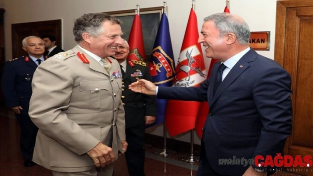Bakan Akar, İngiltere Genelkurmay Başkanı ile bir araya geldi
