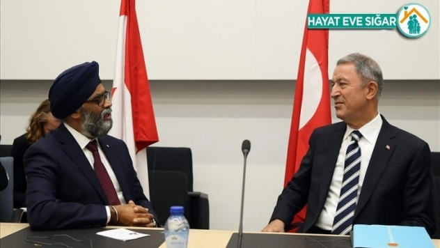 Bakan Akar, Kanada Savunma Bakanı Sajjan ile görüştü