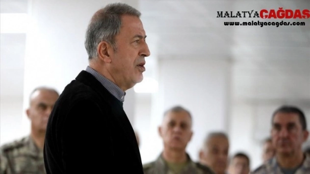 Bakan Akar ve komutanlar sınırın sıfır noktasında