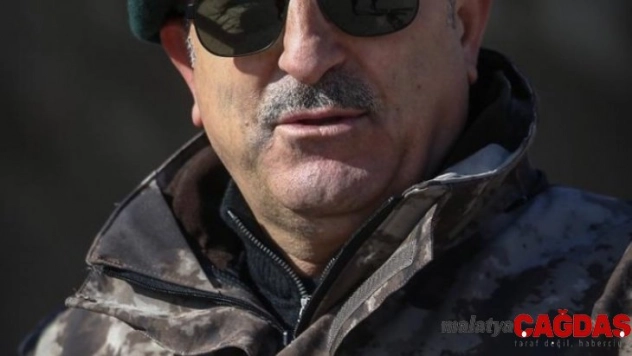 Bakan Çavuşoğlu kamuflajları giydi