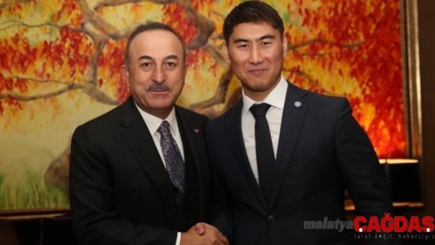 Bakan Çavuşoğlu, Kırgız mevkidaşı Aidarbekov ile görüştü