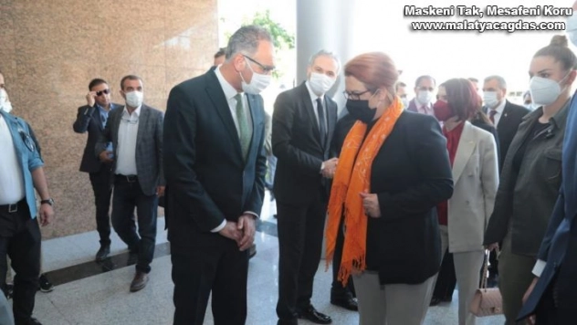 Bakan Derya Yanık Şanlıurfa'da