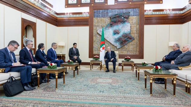 Bakan Fidan, Cezayir Cumhurbaşkanı Tebbun ile görüştü