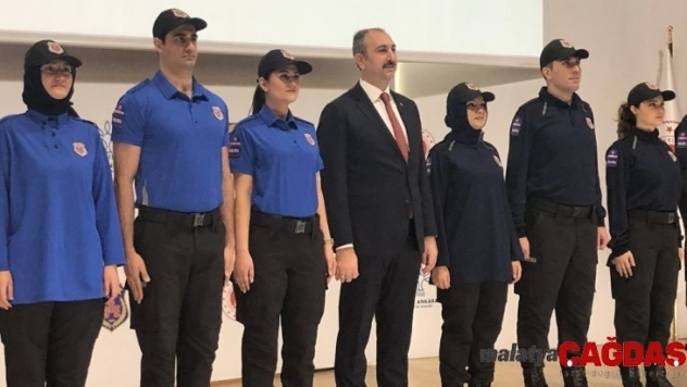 Bakan Gül infaz ve koruma memurlarının yeni kıyafetlerini tanıttı