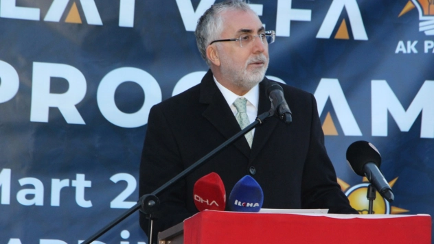 Bakan Işıkhan Mardin'de iftar programına katıldı