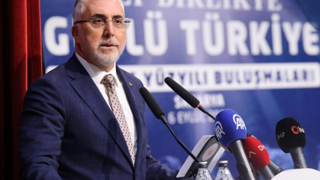 Bakan Işıkhan: Türkiye ekonomisi 20 çeyrektir kesintisiz büyüyor