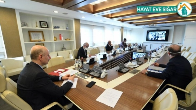 Bakan Karaismailoğlu: 'Tüm gemi, deniz araçları ile gemiadamları ve şirketlerin belgelerini 3 ay süre ile uzattık'