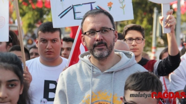 Bakan Kasapoğlu: 'Engelli sporcularımız ve engelli arkadaşlarımız bizler için çok değerli'