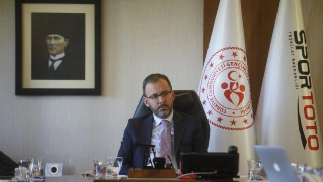 Bakan Kasapoğlu'dan Tokyo 2020 sürecinde kritik toplantı