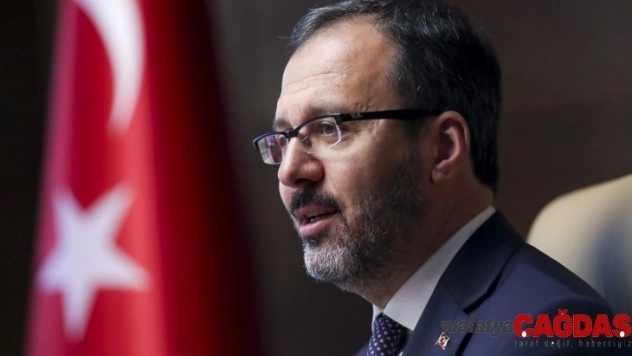 Bakan Kasapoğlu, milli tekvandocuları tebrik etti