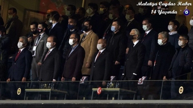 Bakan Kasapoğlu, Millileri yalnız bırakmadı