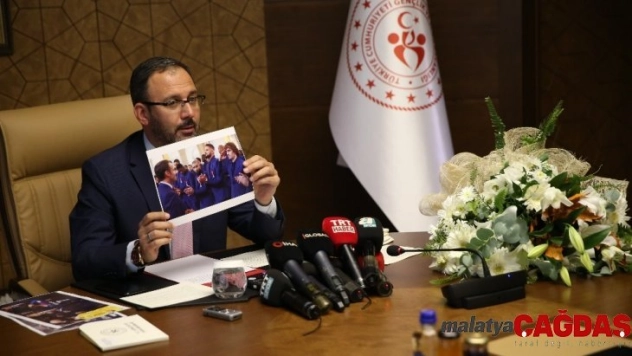 Bakan Kasapoğlu'ndan Fransız Bakana, Griezmann'ın asker selamı fotoğrafı ile gönderme