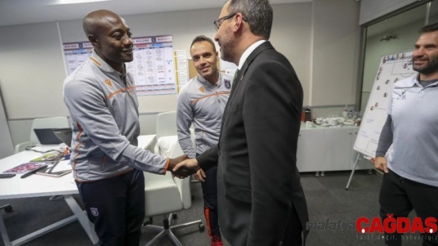 Bakan Kasapoğlu'ndan Medipol Başakşehir'e ziyaret