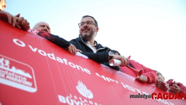 Bakan Kasapoğlu: 'Spor toplumu olma yolunda geleceğe yürüyoruz'