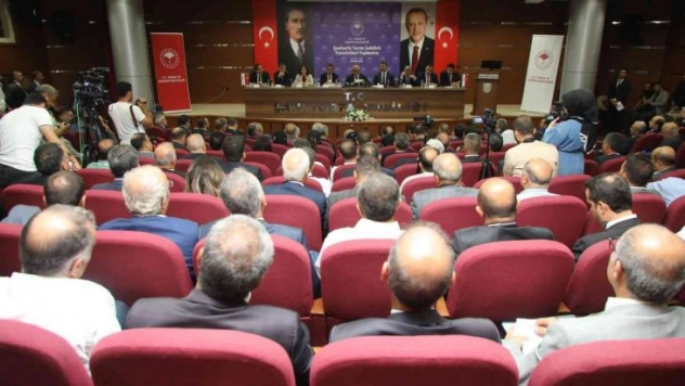 Bakan Kirişci, Şanlıurfa'da tarım sektörü temsilcileriyle buluştu