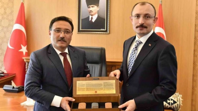 Bakan Muş, Kayseri Valiliğini ziyaret etti