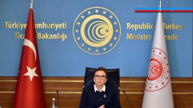 Bakan Pekcan: 'Bakü-Tiflis-Kars demiryolu 2 bin 500 ton kapasiteyle bütün ticaret dünyasının hizmetine açık'