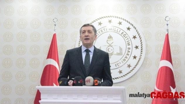 Bakan Selçuk: 'Kısa süre içerisinde satış ve devirle ilgili olumlu haberin gelmesini ümit ediyoruz'