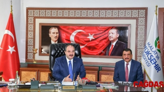 Bakan Varank, Malatya Büyükşehir Belediyesini ziyaret etti