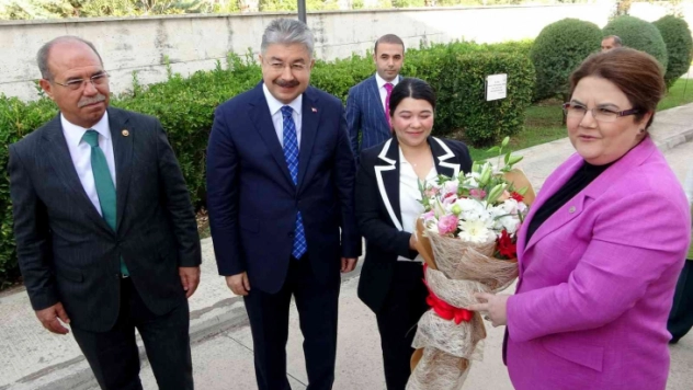 Bakan Yanık Osmaniye'de