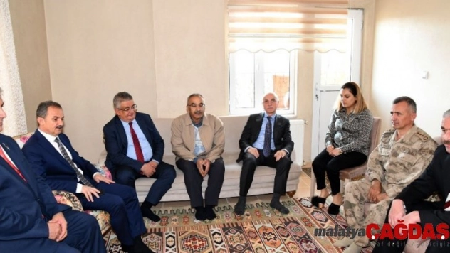 Bakan Yardımcısı Erdil'den şehit aileleri ve gazilere ziyaret