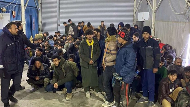 Bakan Yerlikaya: 656 düzensiz göçmen yakaland