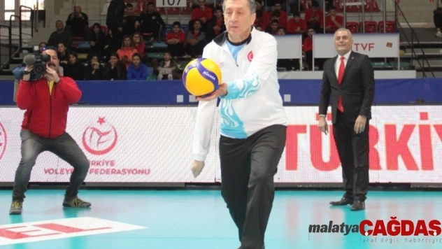 Bakan Ziya Selçuk: 'Türkiye Öğretmenler Kupası, öğretmenlik anlayışımızın bir göstergesi'