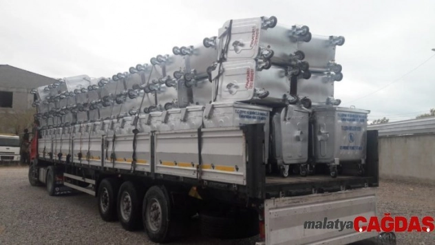 Bakanlıktan Tuşba Belediyesine çöp konteyneri desteği