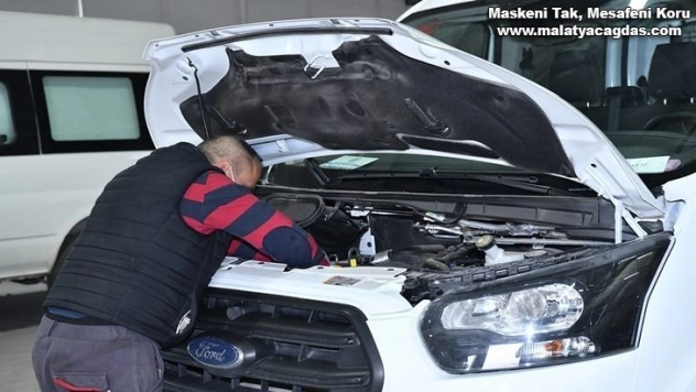 Bakım ve Onarımını Kendisi Yapıyor