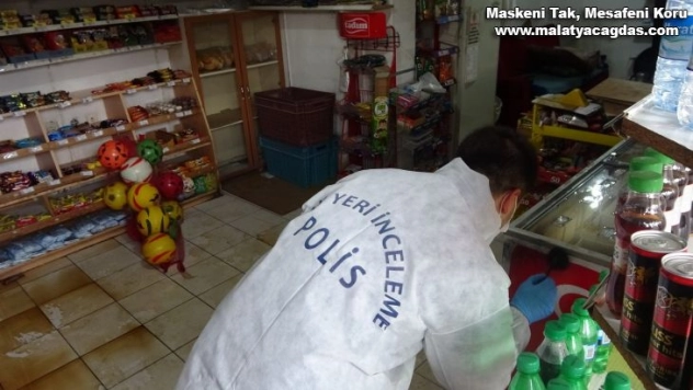 Bakkaldaki sigaraları ve parayı çalan hırsız kayıplara karıştı