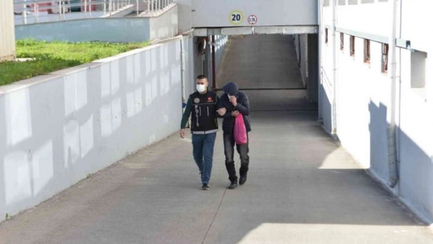 Bal kovasından uyuşturucu çıktı