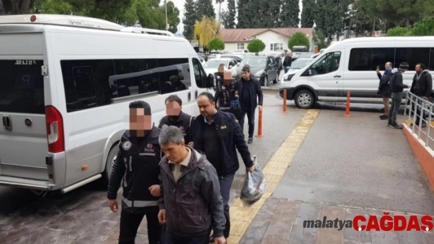 Balıkesir'de 13 FETÖ şüphelisine operasyon