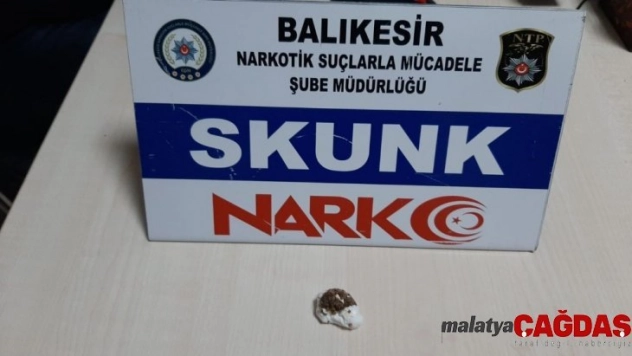 Balıkesir'de polis 12 zehir tacirini yakaladı