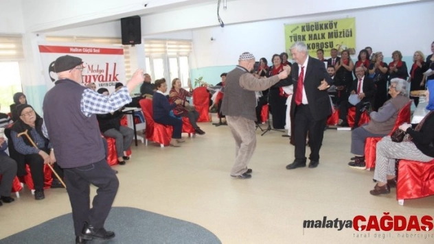 Balıkesir Huzurevi sakinlerine yılbaşı konseri