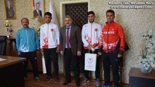 Balkan şampiyonu kuzenlere hediye