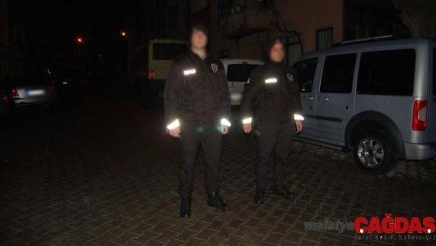 Balkonda yakalandılar