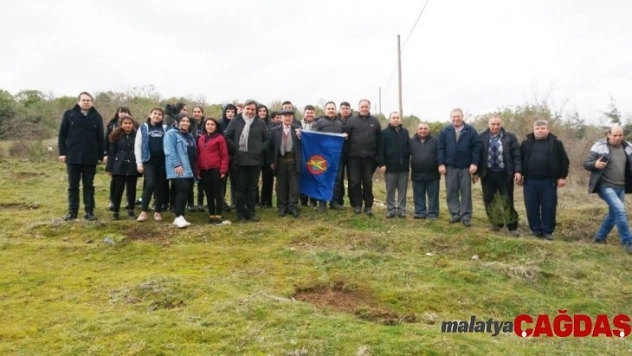 Balyalı öğrenciler 300 fıstık çamını toprakla buluşturdu