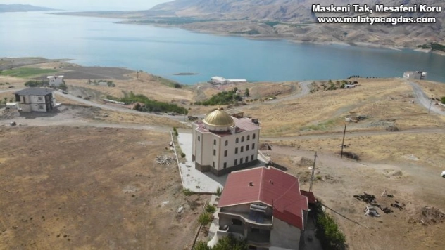 Baraj manzaralı cami, para bitince minaresiz kaldı